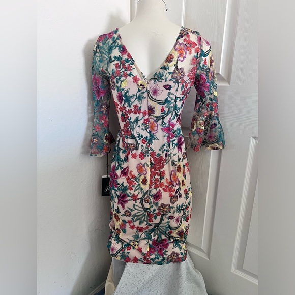 ADRIANNA PAPELL NWT colorful floral lace overlay bell sleeve sheath dress size 2 - Picture 7 of 9